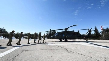 Gaziantep'te depremzedelere askeri helikopterlerle yardım malzemesi ulaştırıldı
