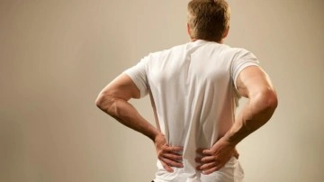Geçmeyen sırt ağrısına ne iyi gelir? Sırt ortasına vuran ağrı için 5 etkili egzersiz!