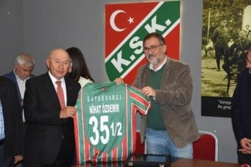 Gençlik ve Spor Bakanı Kasapoğlu, İzmir'deki Spor Kulüplerini Ziyaret Etti