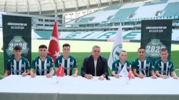 Giresunspor 6 genç futbolcusuyla profesyonel sözleşme imzaladı