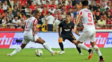 Gomis son dakikada hayat verdi! Galatasaray, deplasmanda Antalyaspor'u 1-0 yendi