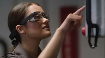 Google, Artırılmış Gerçeklik Gözlüğünün Satışlarını Durdurdu