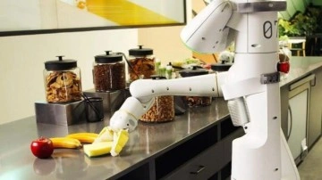 Google'ın yeni robotu mutfakta hayatı kolaylaştırıyor