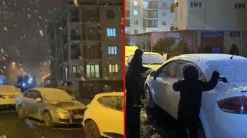 Görüntü İstanbul'dan! Gece yarısı bastıran kar megakenti bembeyaz yaptı