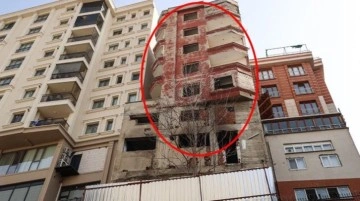 Görüntüsüyle gündem olan Bağcılar'daki bina yıkıldı
