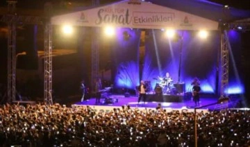 Gripin grubu Nevşehir konserinde hayranlarıyla buluştu