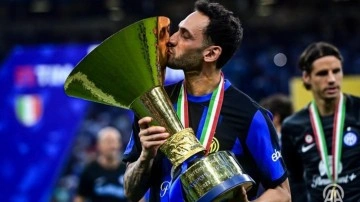 Hakan Çalhanoğlu Serie A'nın en iyisi seçildi