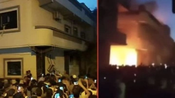 Halk sokaklara indi: Belediye başkanının evini ateşe verdiler