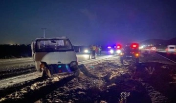 Hatay’da kamyonet ile otomobil çarpıştı: 6 yaralı