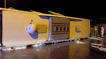 Hatay'da yolcu otobüsü devrildi: 3'ü ağır 40 yaralı