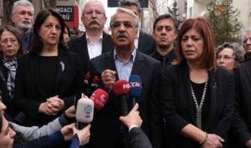 HDP Eş Genel Başkanları çadır skandalının merkezi Kızılay'ın önünde