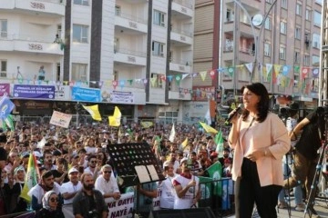 HDP'li Pervin Buldan Van'da partililere seslendi: Seçimlere iki ittifakla giriyoruz
