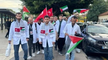 Hekimlerden işgalci İsrail'e protesto
