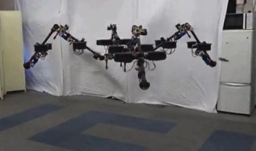 Hem yürüyen, hem de uçabilen örümcek robotlar geliyor