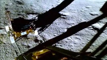 Hindistan'ın uzay aracı Ay yüzeyinde yürüyüşe çıktı