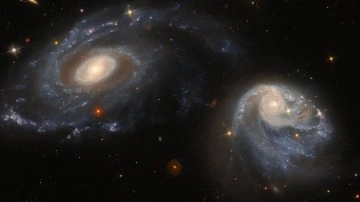 Hubble, Bu Kez Yan Yana Duran İki Galaksiyi Gözlemledi