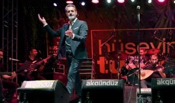 Hüseyin Turan, Kuşadası’nda müzik ziyafeti verdi