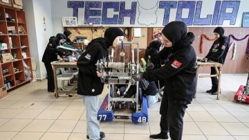 İmam hatipli kızlar ABD'deki robot yarışmasında Türkiye'yi temsil edecek