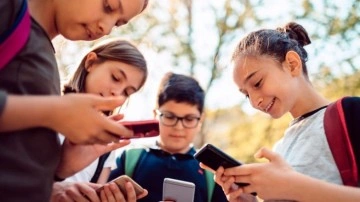 İngiltere, Çocukların Sosyal Medya Kullanmasını Yasaklayacak - Webtekno
