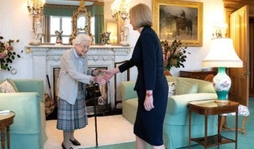 İngiltere'nin yeni Başbakanı Liz Truss, Kraliçe'den hükümeti kurma görevini aldı