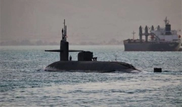 İran: ABD denizaltısını su yüzeyine çıkarmaya zorladık