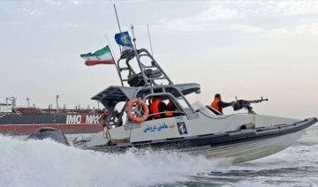 İran, 'kaçak akaryakıt' taşıyan yabancı bir tekneyi alıkoydu