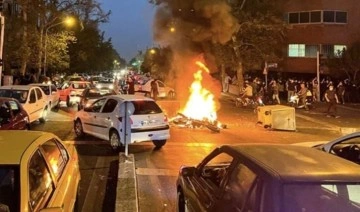 İran'ın Mahabad kentinde polis göstericilere ateşli silahlarla müdahale etti