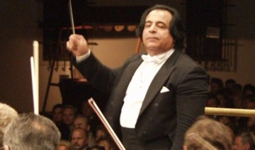 İranlı orkestra şefi Rahbari, CRR orkestrasını yönetecek