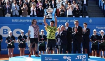 İspanyol tenisçi Carlos Alcaraz, Barcelona Açık'ta üst üste ikinci zaferini yaşadı