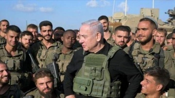 İsrail askerlerinden pedofili içeren pozlar!
