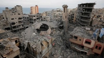 İsrail Gazze'de cami bombaladı: Ölü ve yaralılar var
