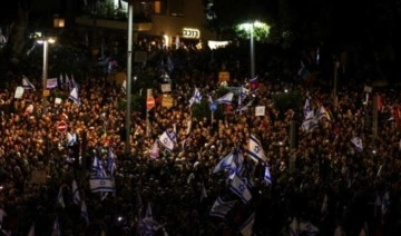 İsrail'de sokaktaki protestocuların sayısı yüz bini aştı