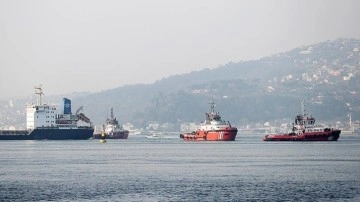 İstanbul Boğazı, gemi geçişlerine çift yönlü olarak kapatıldı