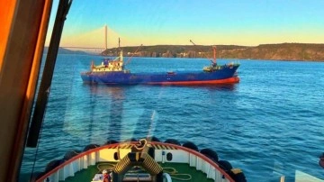 İstanbul Boğazı’nda gemi trafiği çift yönlü olarak durdu