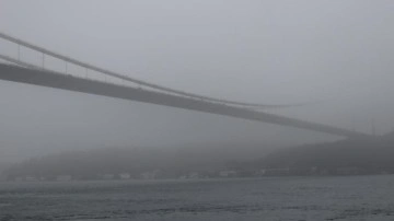 İstanbul Boğazı'na yoğun sis çöktü! Seferler iptal edildi gemi trafiği askıya alındı