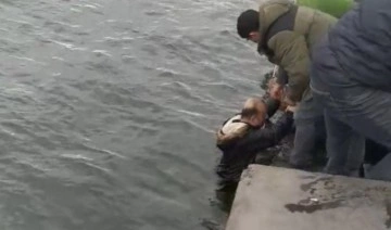 İstanbul Boğazı'nda panik anları: Engelli çift denize düştü!