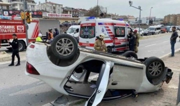 İstanbul Üsküdar’da feci kaza... İki otomobil kafa kafaya çarpıştı!