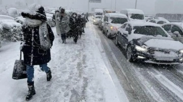 İstanbul'a lapa lapa kar geliyor! Canlı yayında tarih verildi