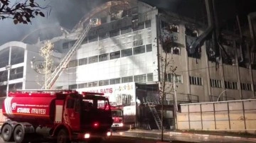 İstanbul'da 13 saat boyunca yandı! Fabrikadaki hasar gün ağarınca ortaya çıktı