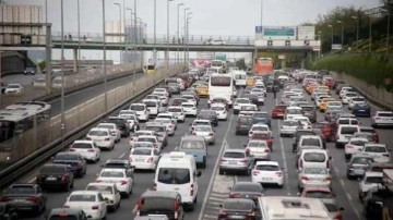 İstanbul'da bazı bölgelerde trafik felç oldu!