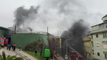 İstanbul'da katlı otoparkta yangın çıktı!
