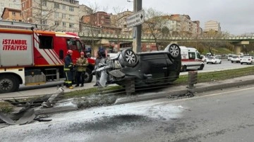 İstanbul'da kaza yapan sürücü otomobilini bırakıp kaçtı!