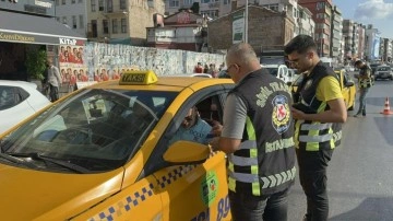 İstanbul'da sivil trafik ekiplerinin taksicilere denetimi sürüyor