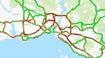 İstanbul'da yağışlı hava: Trafik yoğunluğu yüzde 85'e çıktı