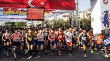 İstanbul'da Zeytinburnu Uluslararası Cumhuriyet Koşusu yapıldı