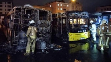 İstanbul'das 3 İETT otobüsü alev alev yandı