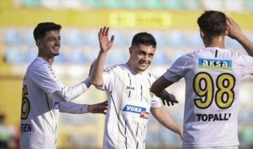 İstanbulspor, hazırlık maçında Yukatel Kayserispor'u 2-1 mağlup etti