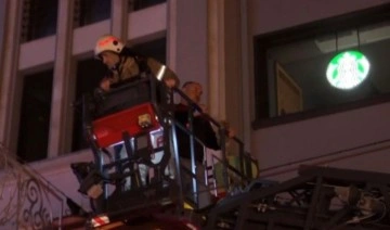 İstiklal Caddesi'nde 6 katlı otelde yangın paniği: Tadilat yapan işçileri itfaiye kurtardı