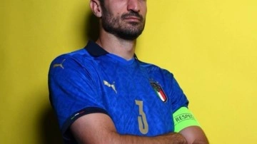 İtalya'nın efsane ismi futbolu bıraktı