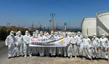 İYİ Partili gençlerden asbestli gemi sökümüne koruma kıyafetli protesto
